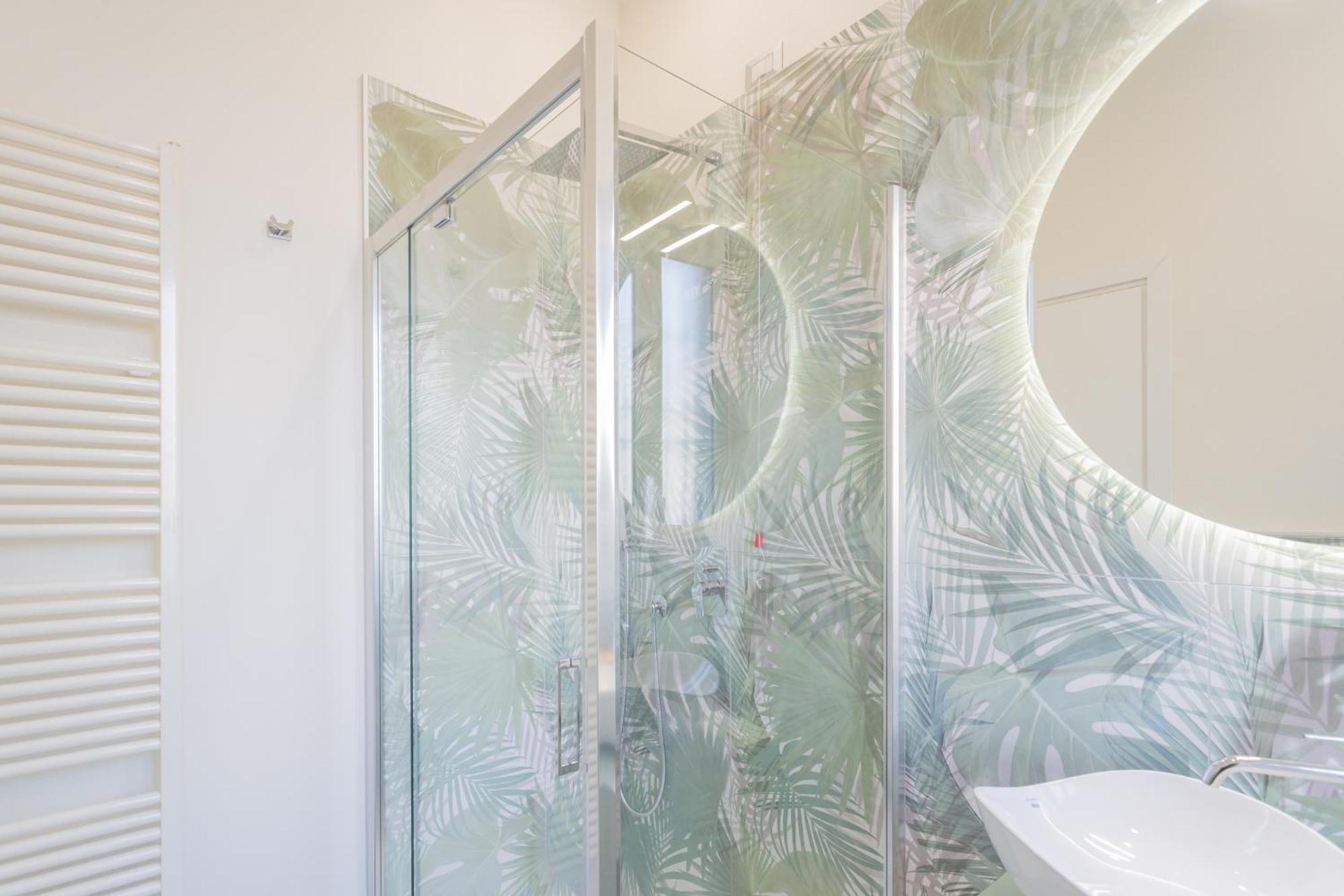 Cernobbio Dream Suites By Rent All Como Exterior photo